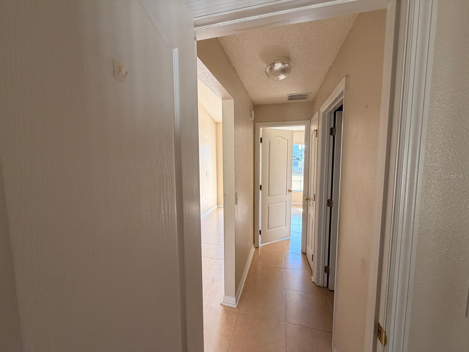 Image 5 of 17 For 1926 Michigan Court