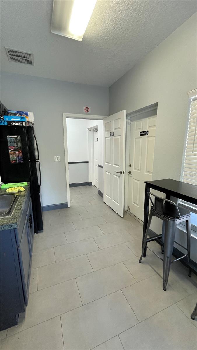 Image 10 of 22 For 722 Patrick Street 204