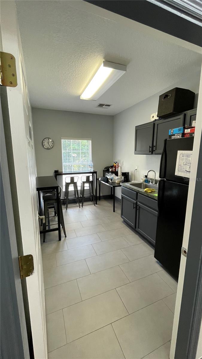 Image 9 of 22 For 722 Patrick Street 204