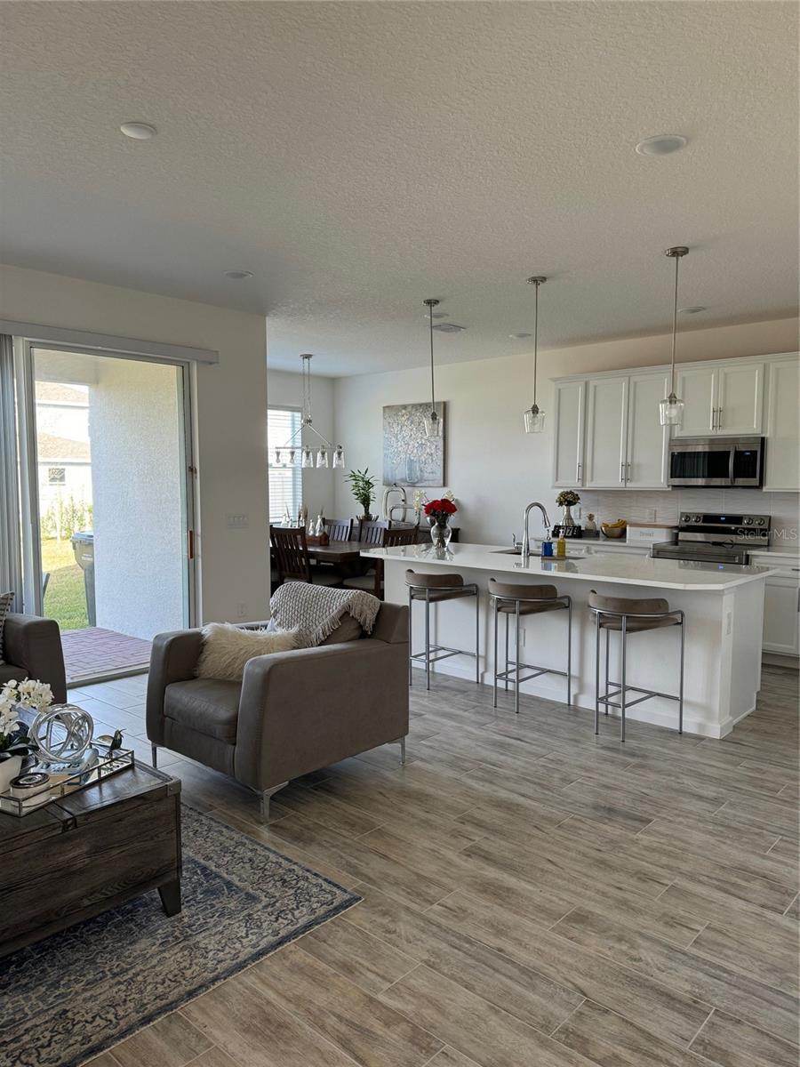 Image 6 of 39 For 380 Cabello Drive