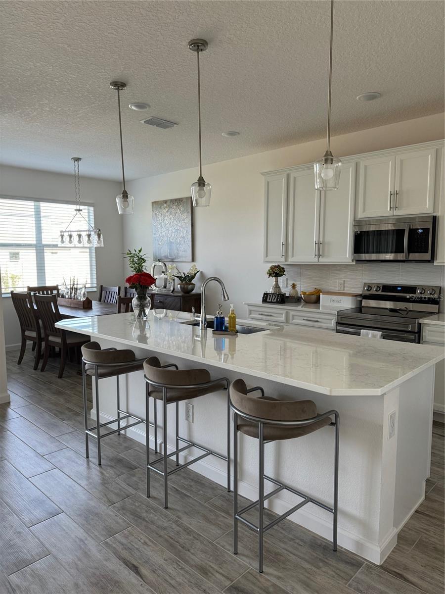 Image 7 of 39 For 380 Cabello Drive