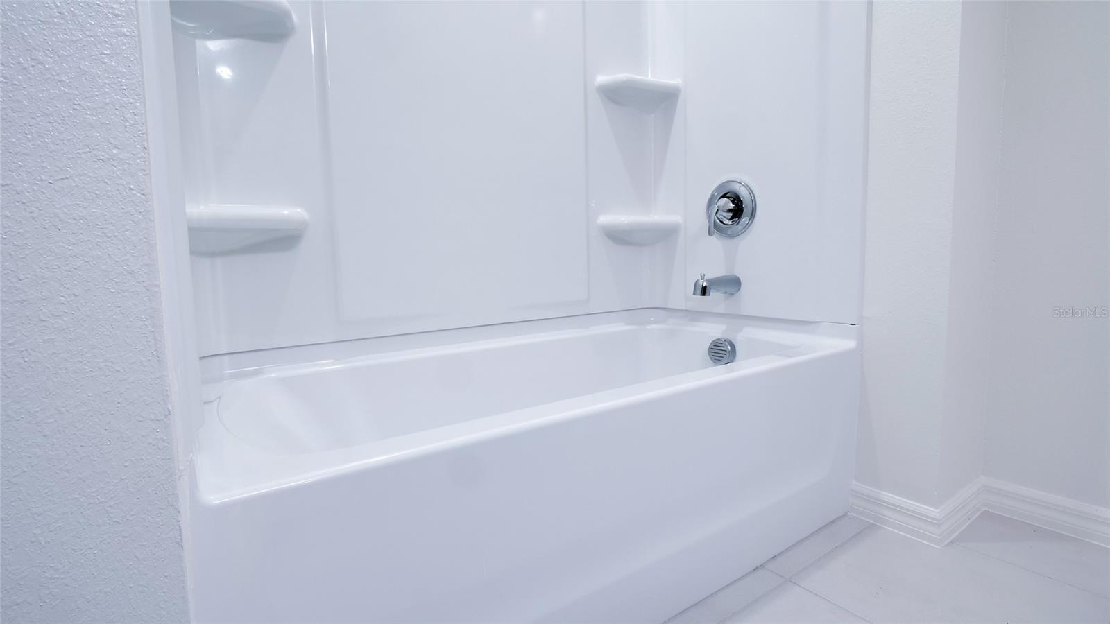 Image 22 of 37 For 750 Hugo Drive Se