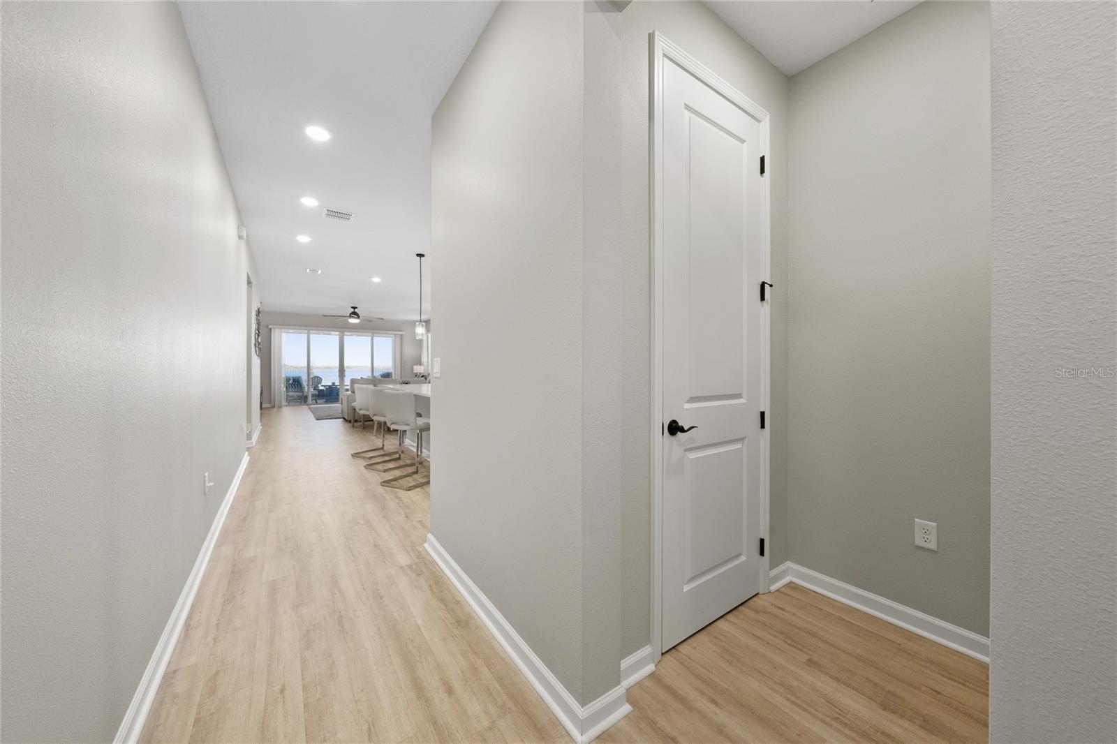 Image 12 of 44 For 948 Griffon Avenue