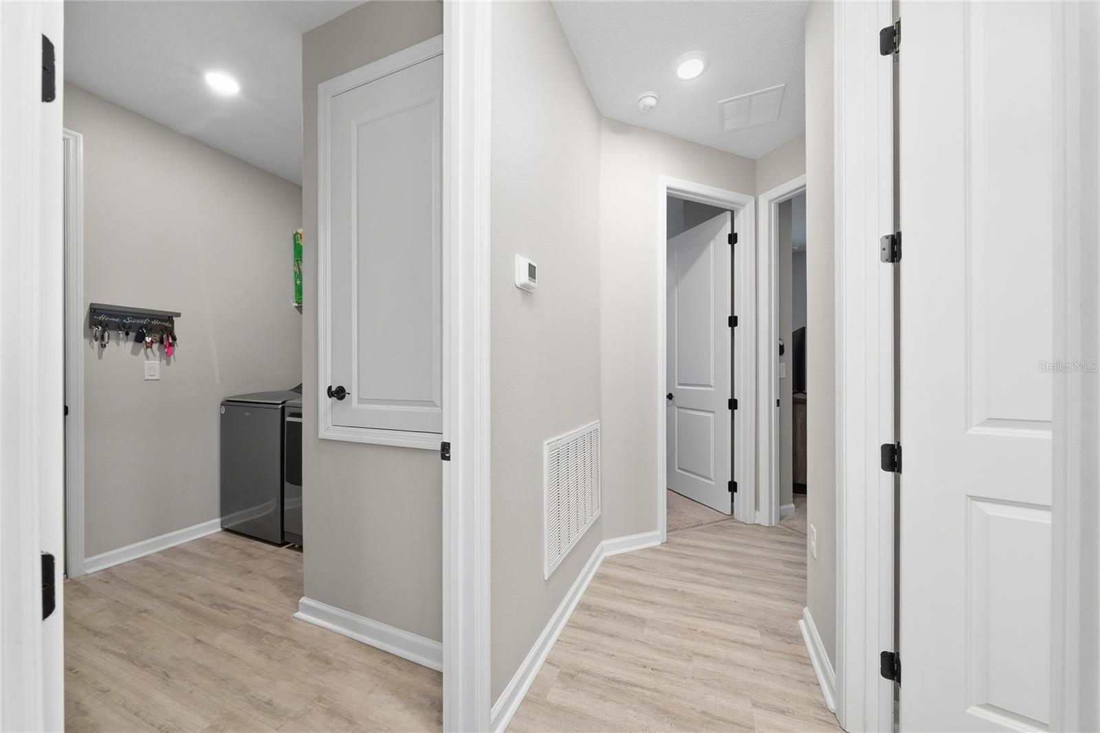 Image 22 of 44 For 948 Griffon Avenue