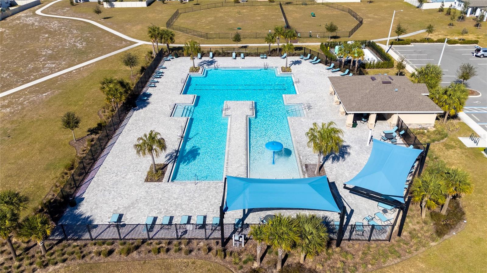 Image 39 of 44 For 948 Griffon Avenue