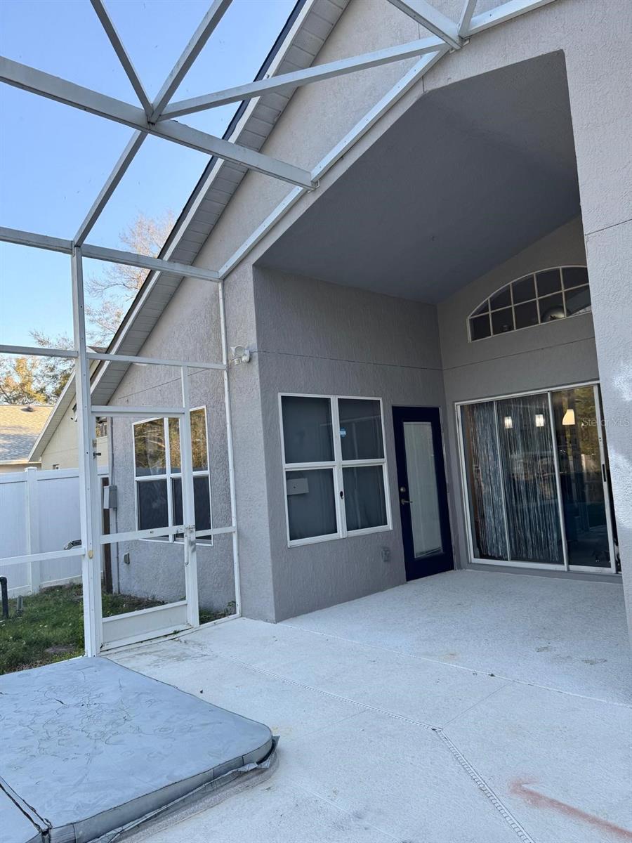 Image 14 of 41 For 1021 Royal Oaks Drive