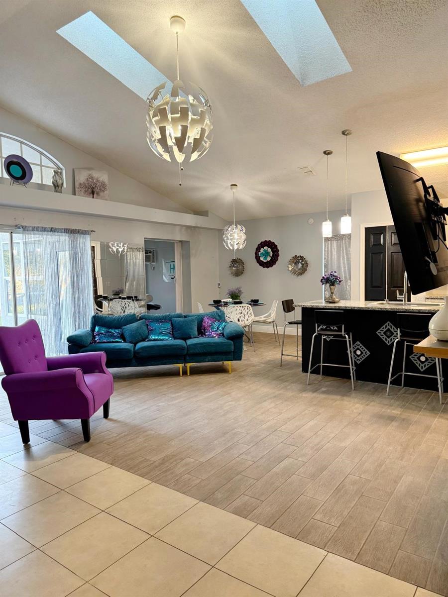 Image 16 of 41 For 1021 Royal Oaks Drive