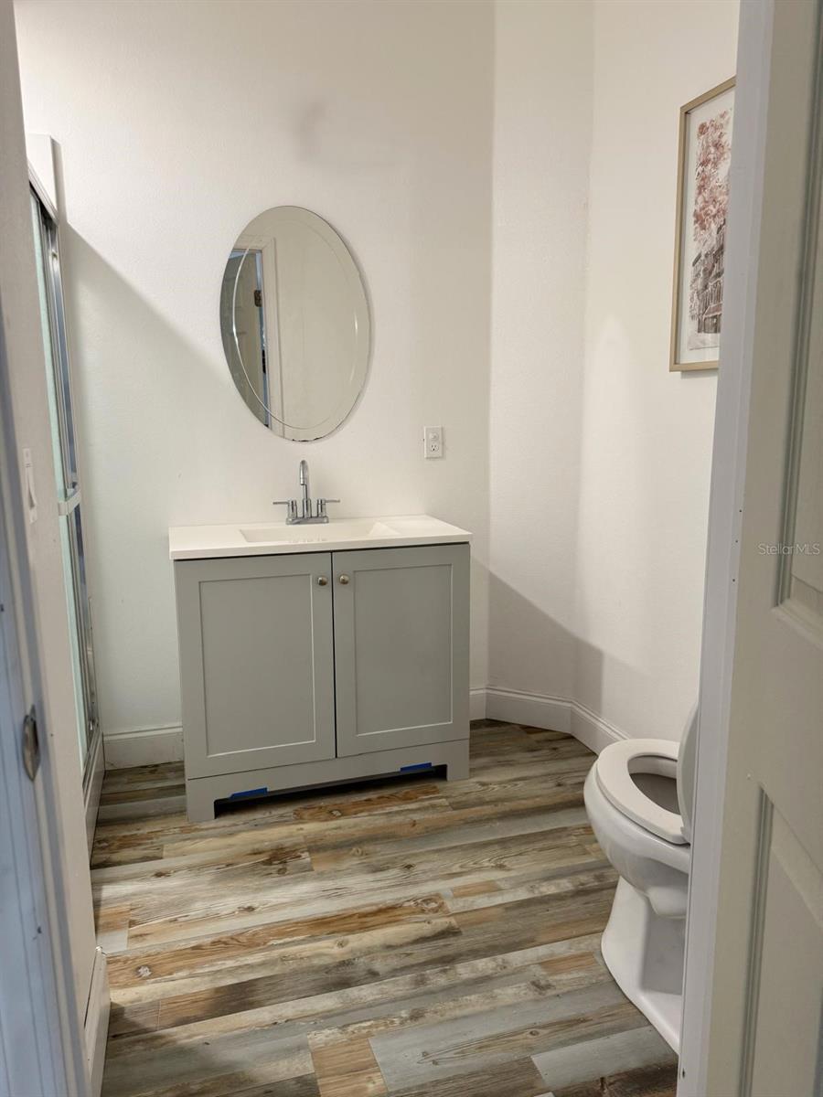 Image 17 of 41 For 1021 Royal Oaks Drive