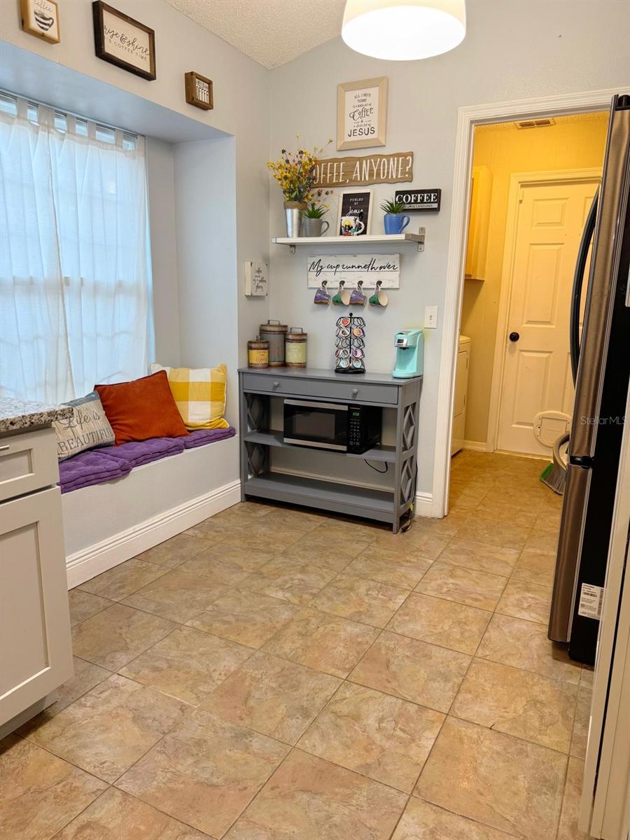 Image 23 of 41 For 1021 Royal Oaks Drive