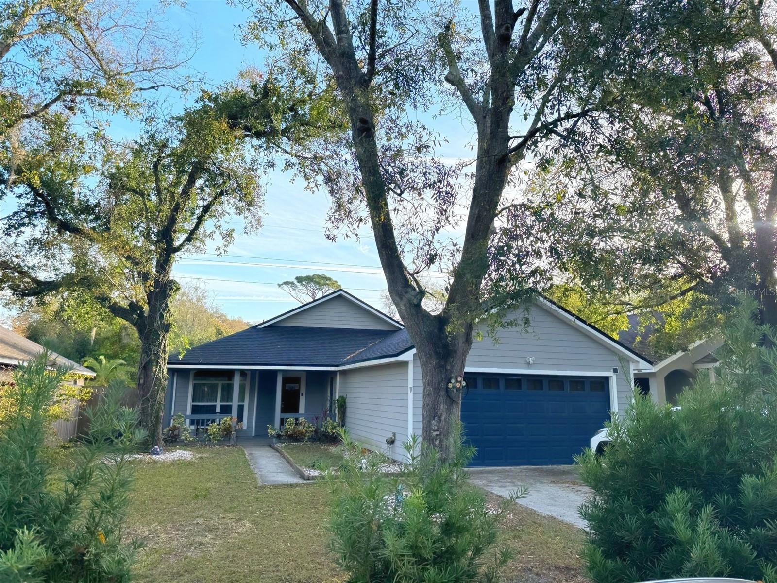 Image 26 of 41 For 1021 Royal Oaks Drive