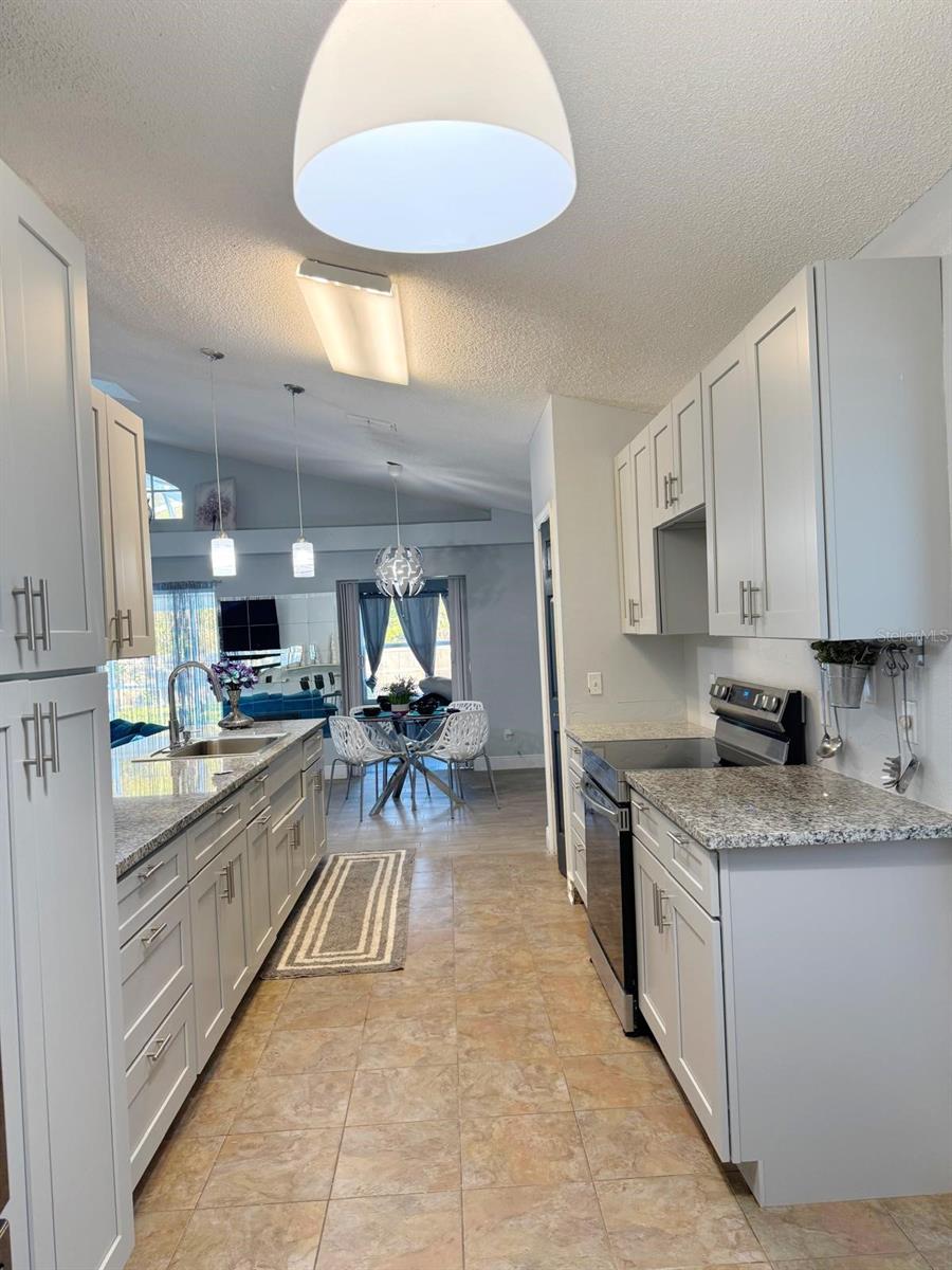 Image 27 of 41 For 1021 Royal Oaks Drive