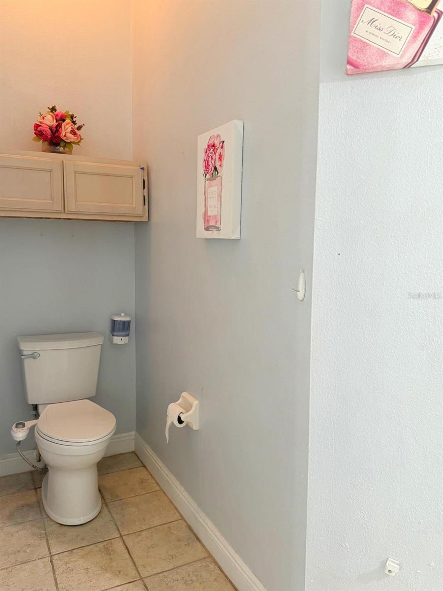 Image 31 of 41 For 1021 Royal Oaks Drive