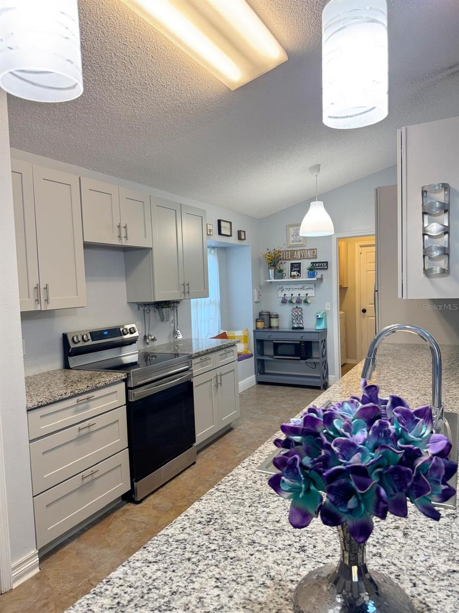 Image 33 of 41 For 1021 Royal Oaks Drive