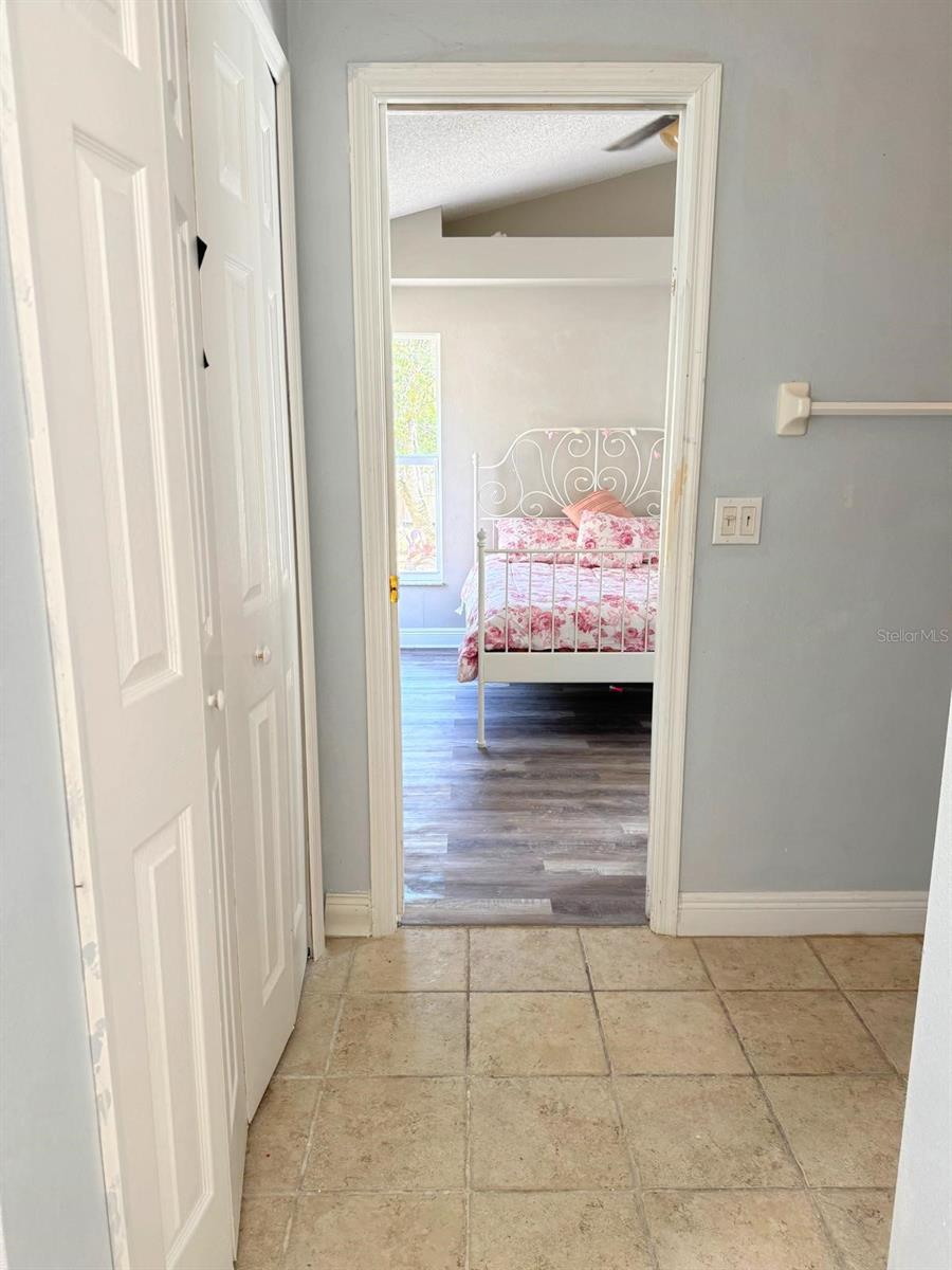 Image 35 of 41 For 1021 Royal Oaks Drive