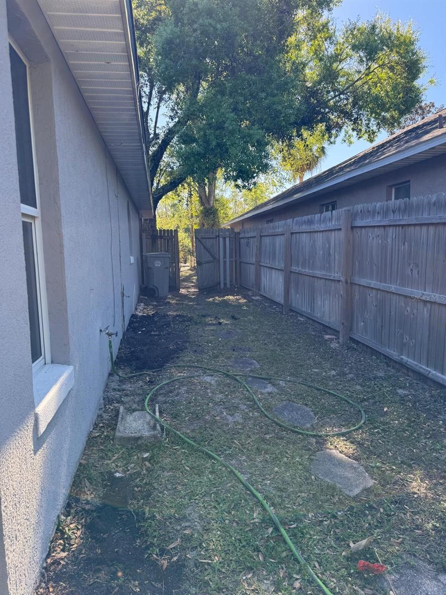 Image 39 of 41 For 1021 Royal Oaks Drive