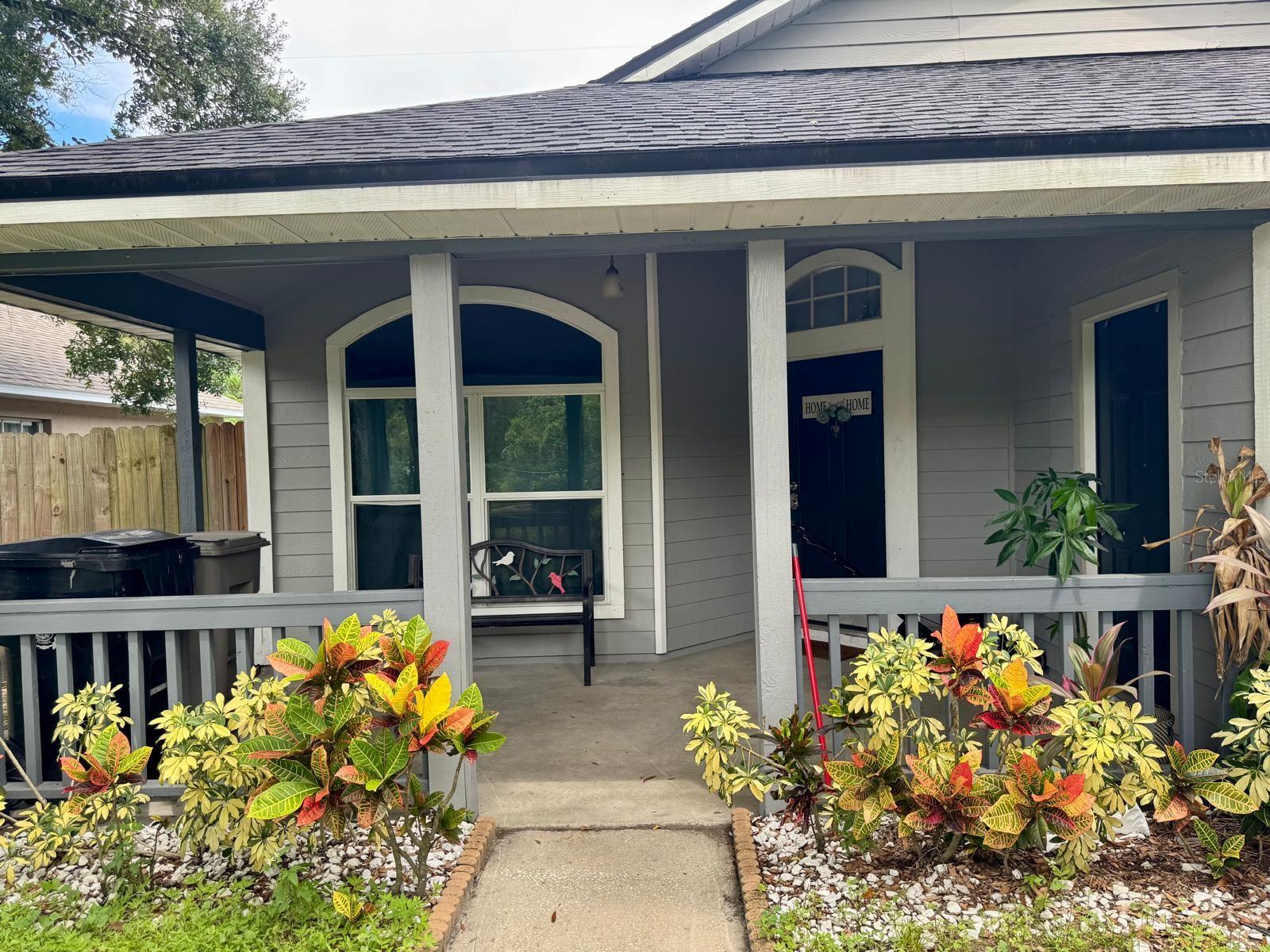 Image 4 of 41 For 1021 Royal Oaks Drive