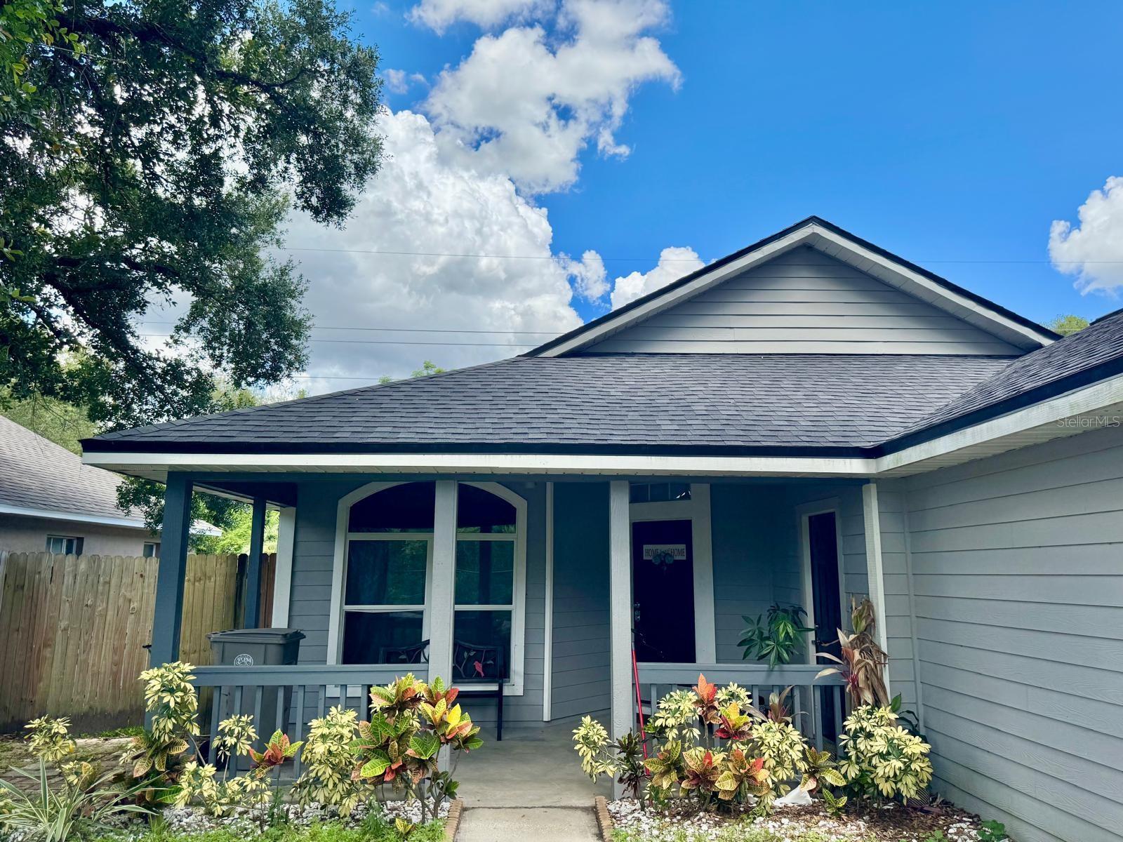 Image 6 of 41 For 1021 Royal Oaks Drive