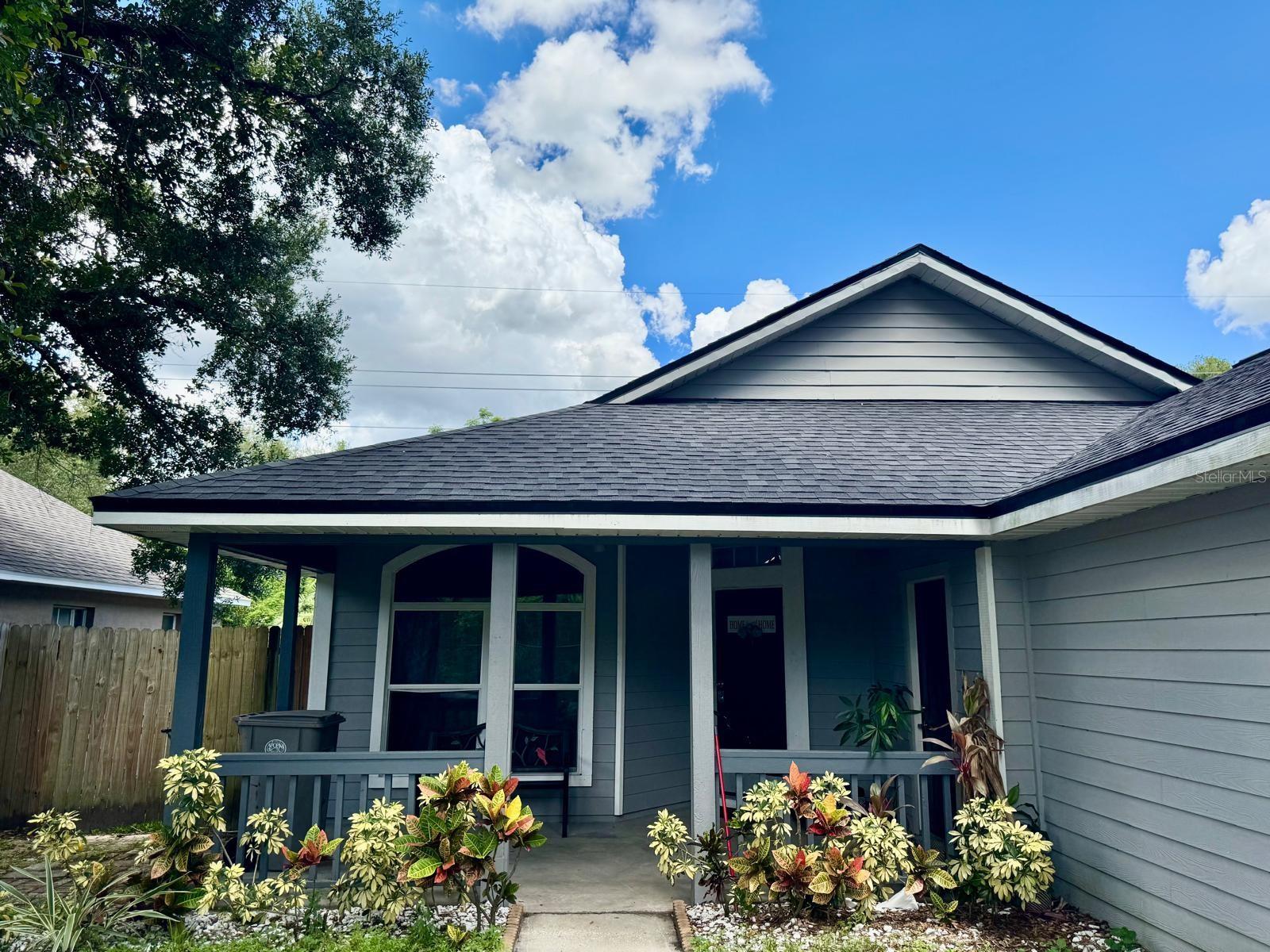 Image 7 of 41 For 1021 Royal Oaks Drive