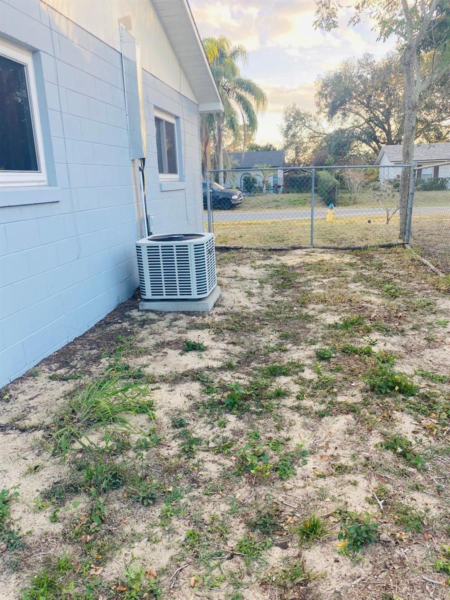 Image 12 of 35 For 2337 Laura Street