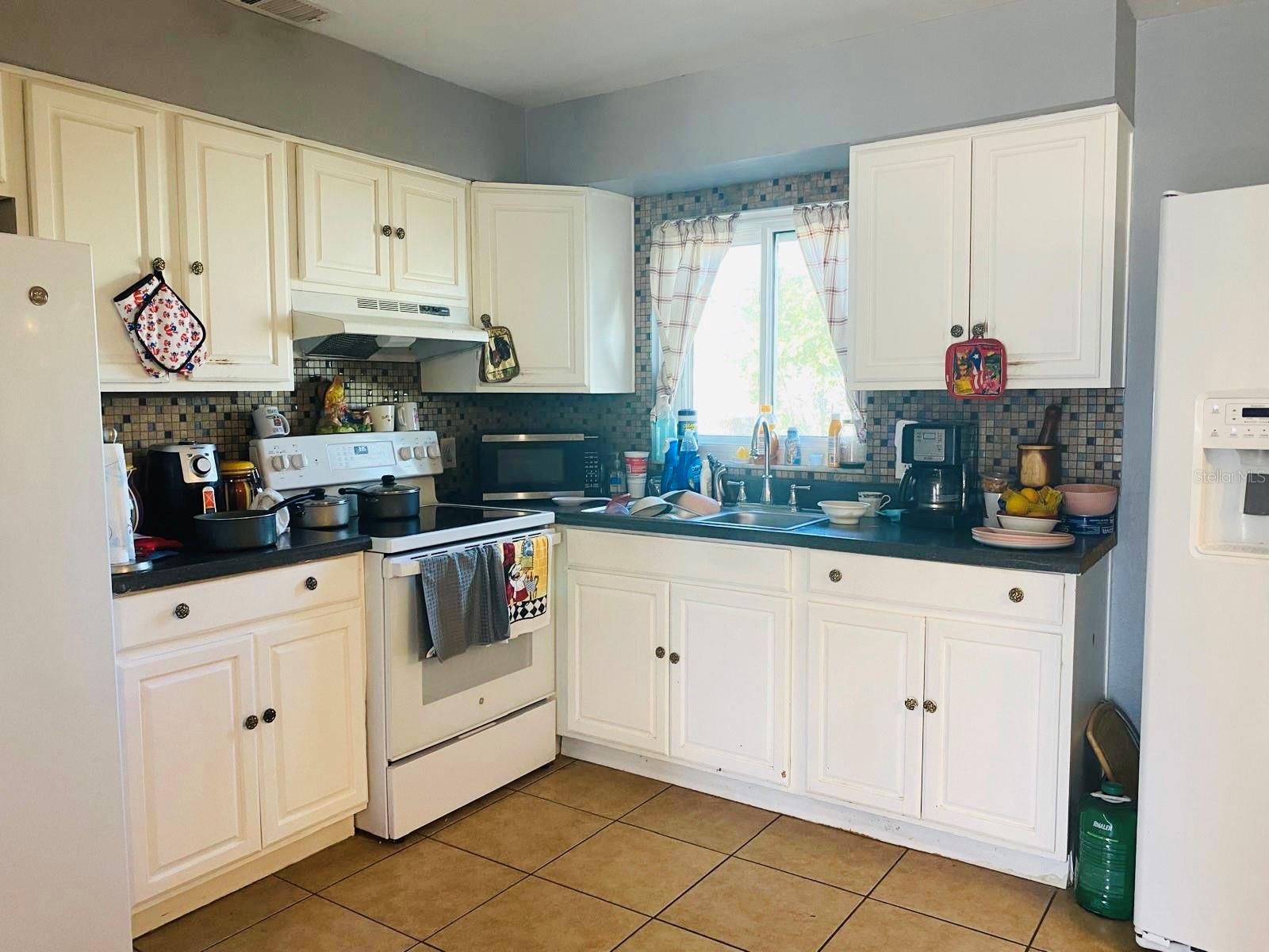 Image 19 of 35 For 2337 Laura Street