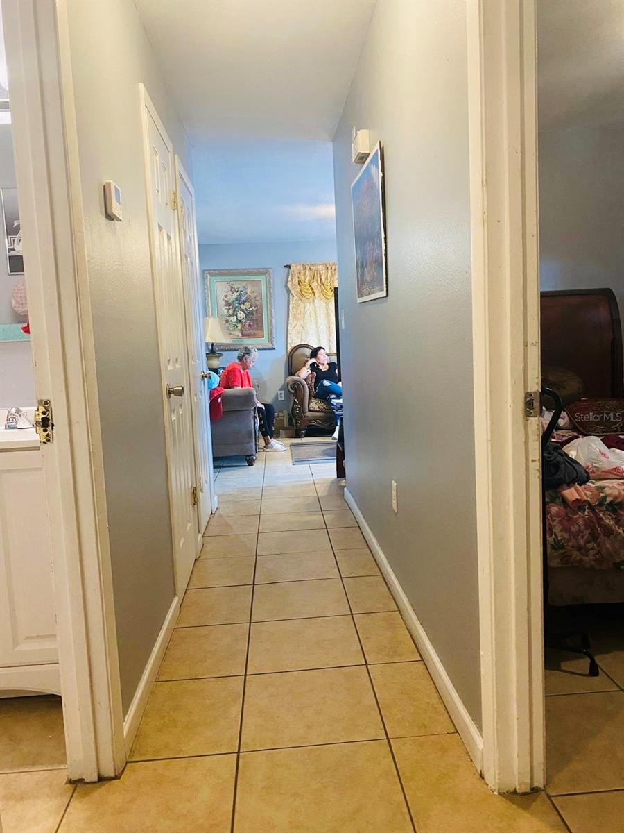 Image 26 of 35 For 2337 Laura Street