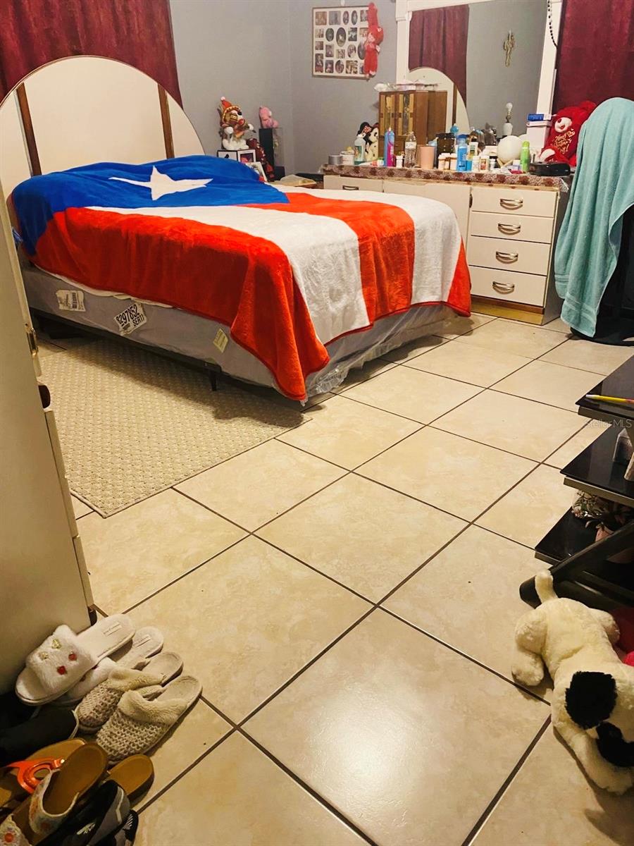 Image 27 of 35 For 2337 Laura Street