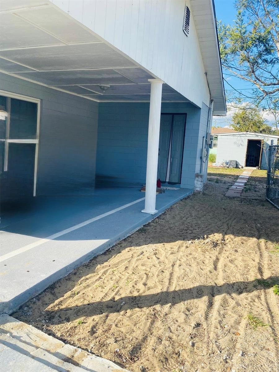 Image 3 of 35 For 2337 Laura Street