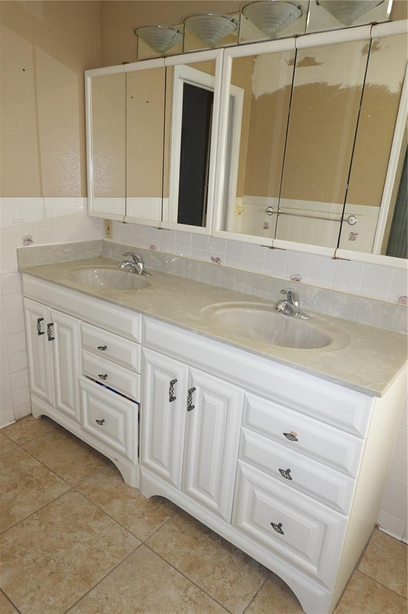 Image 20 of 54 For 2264 Stewart Street