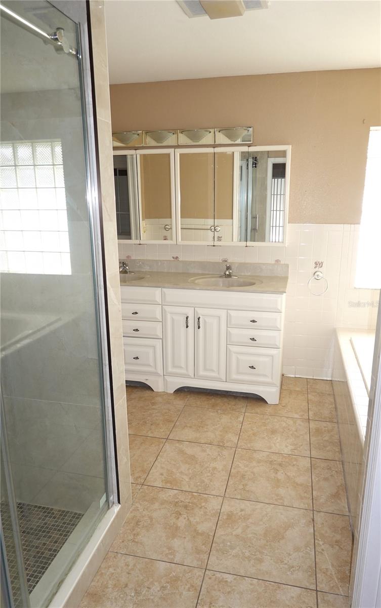 Image 27 of 54 For 2264 Stewart Street