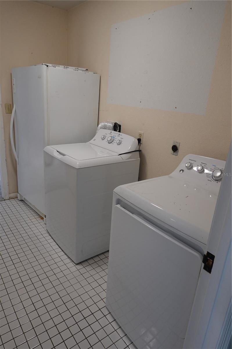 Image 38 of 54 For 2264 Stewart Street