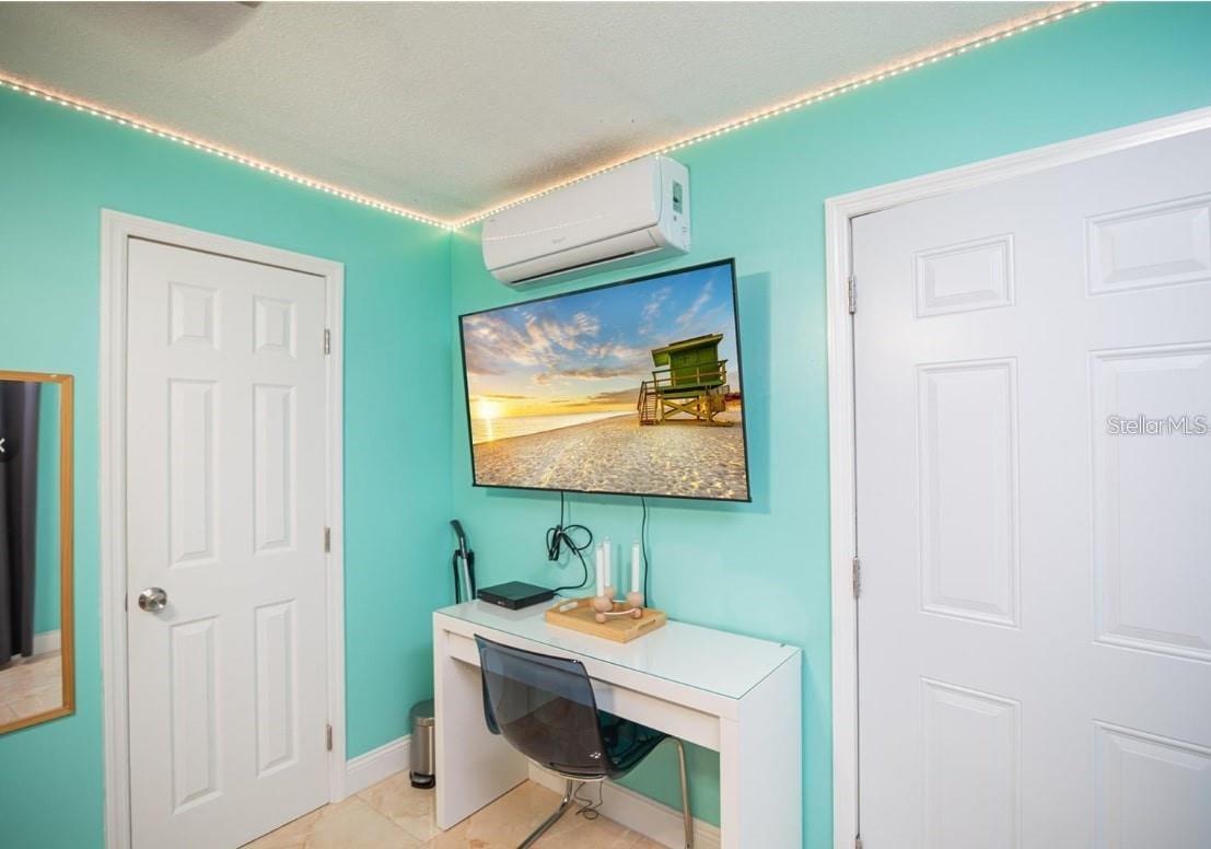 Image 6 of 7 For 111 Cuautla Way 1