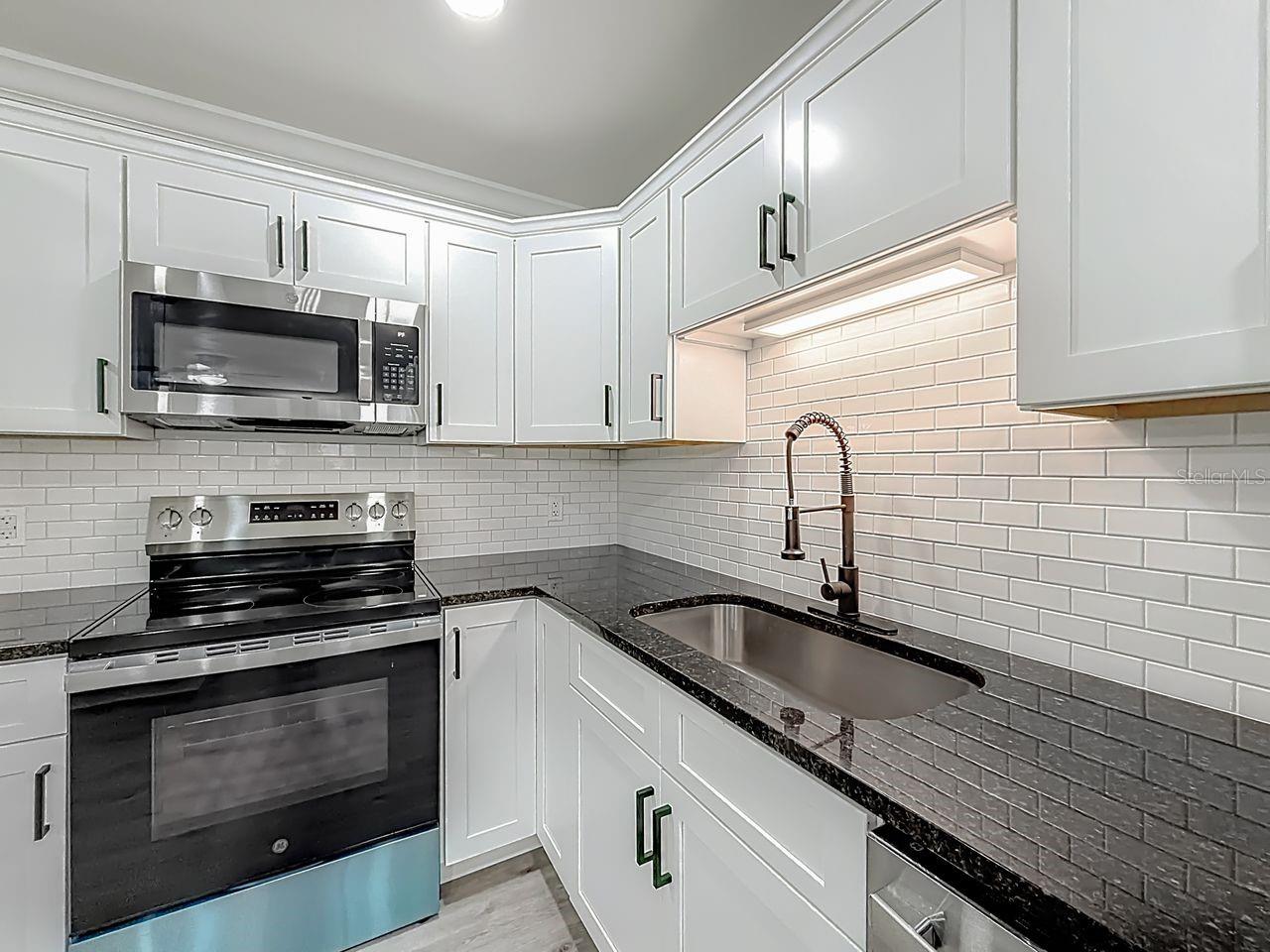 Image 11 of 36 For 513 Sapphire Lane