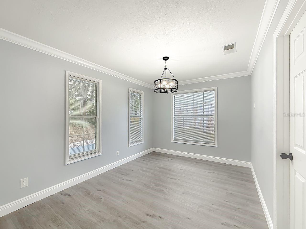 Image 13 of 36 For 513 Sapphire Lane