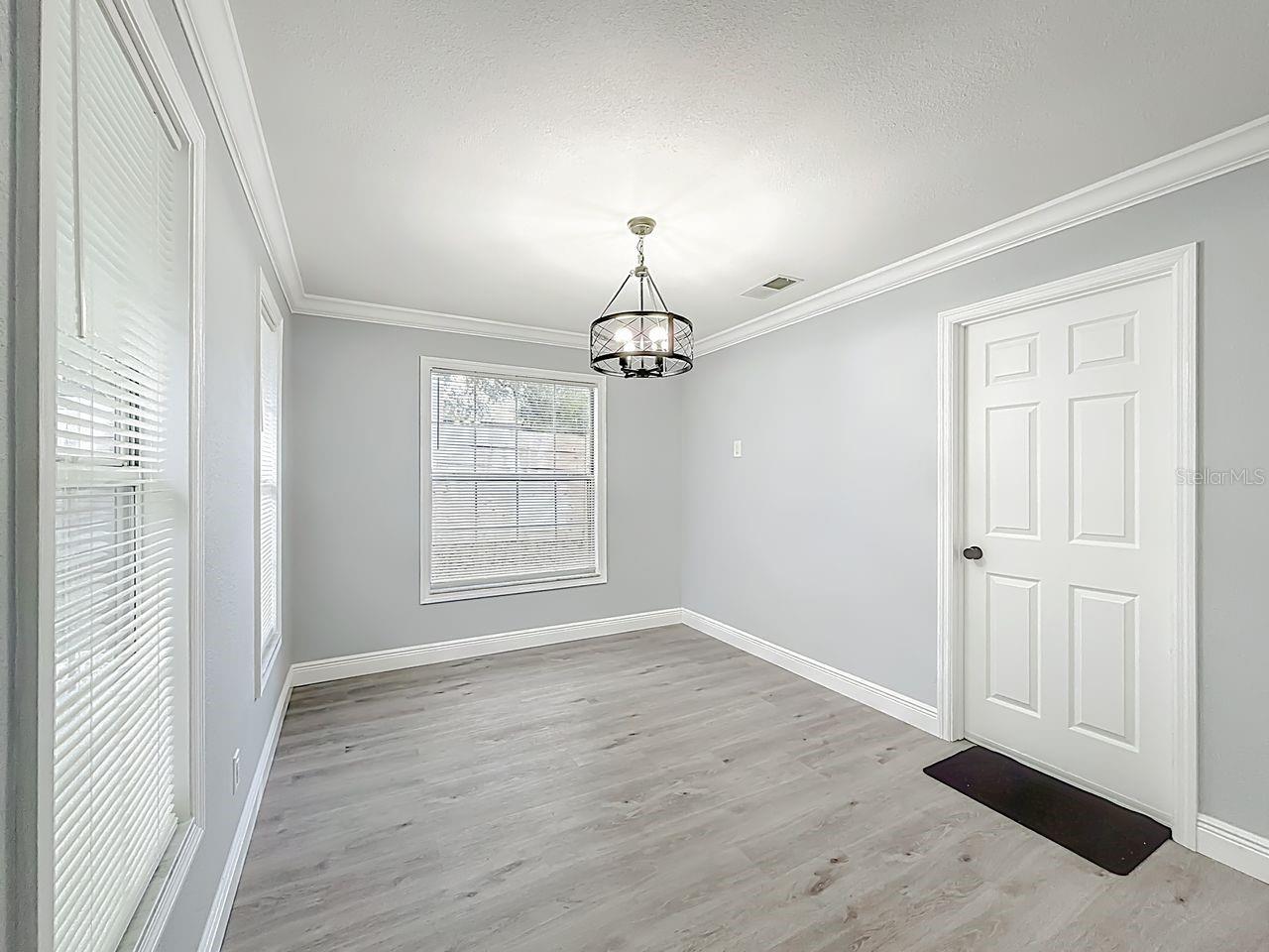 Image 14 of 36 For 513 Sapphire Lane