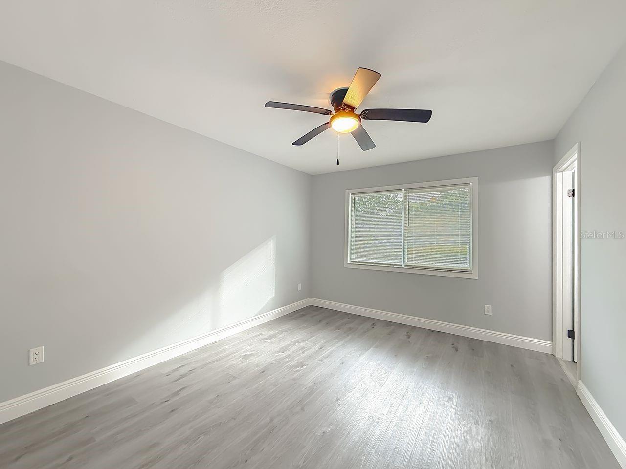 Image 21 of 36 For 513 Sapphire Lane