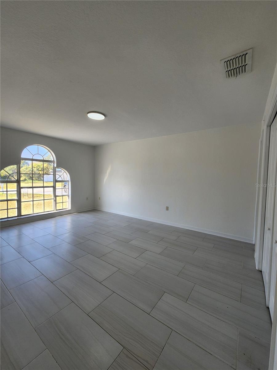 Image 7 of 19 For 794 Squirrel Court