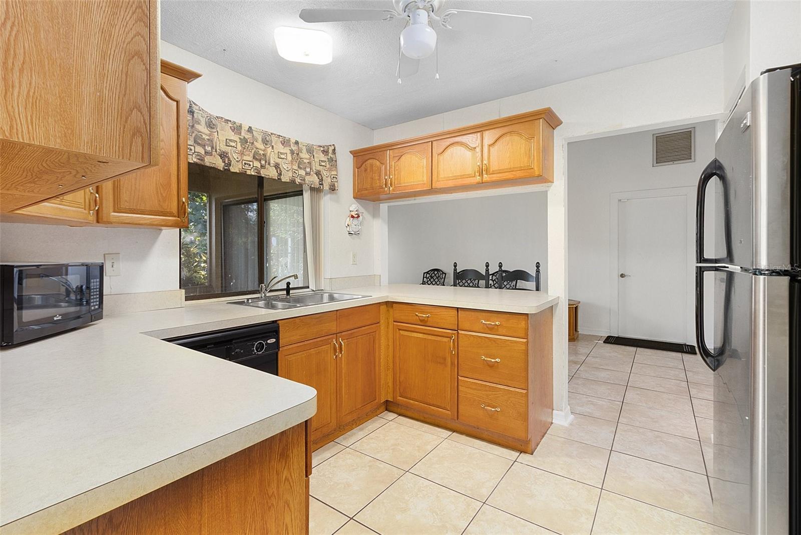 Image 11 of 36 For 712 Flag Way