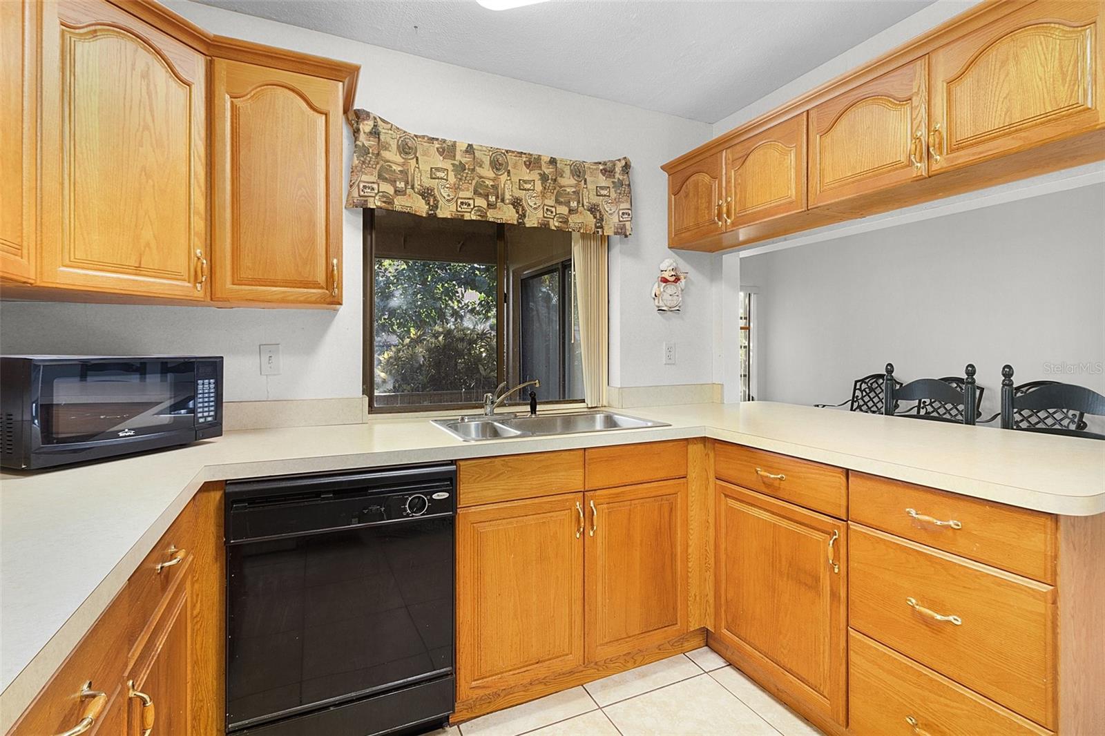 Image 13 of 36 For 712 Flag Way