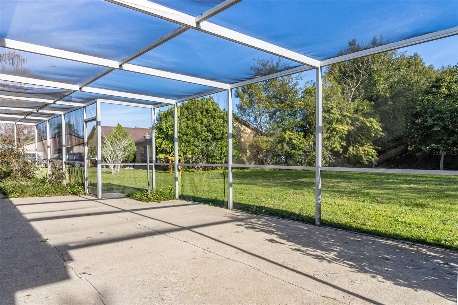 Image 33 of 36 For 712 Flag Way