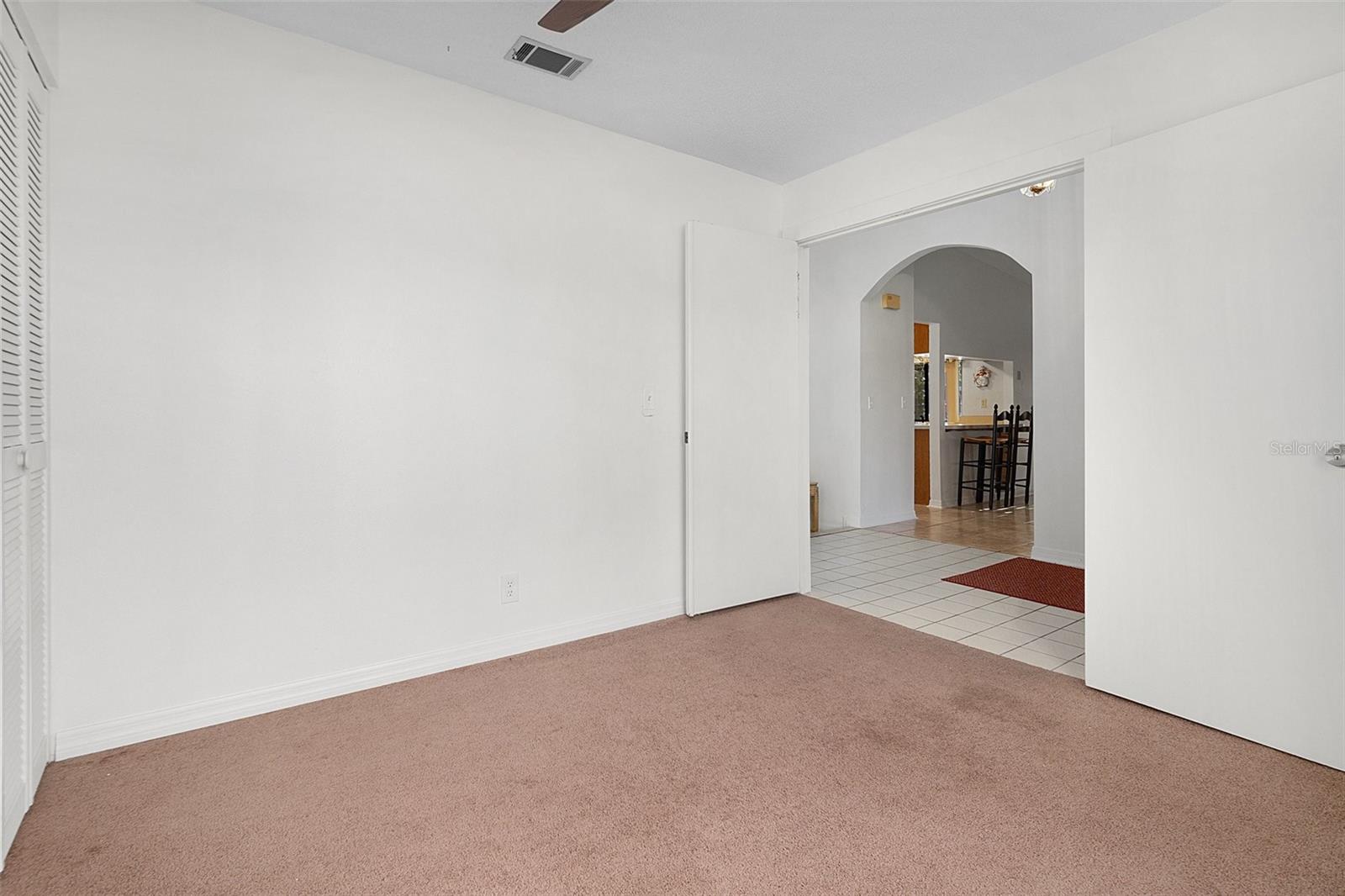 Image 5 of 36 For 712 Flag Way