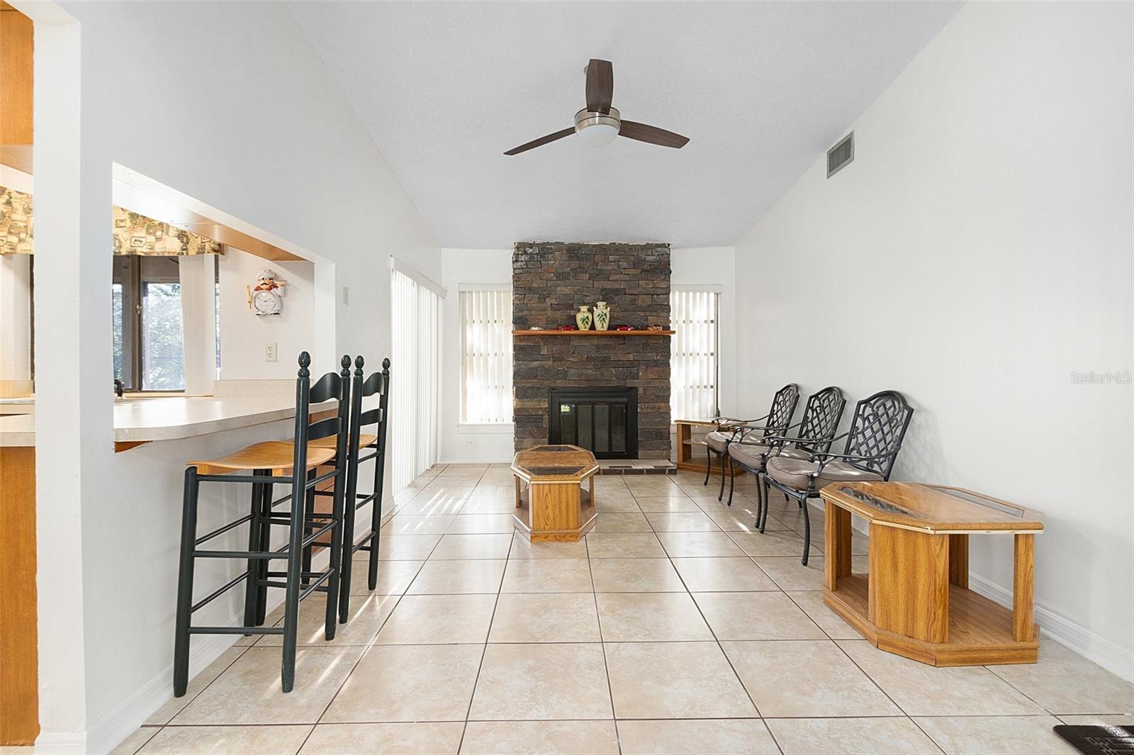 Image 6 of 36 For 712 Flag Way