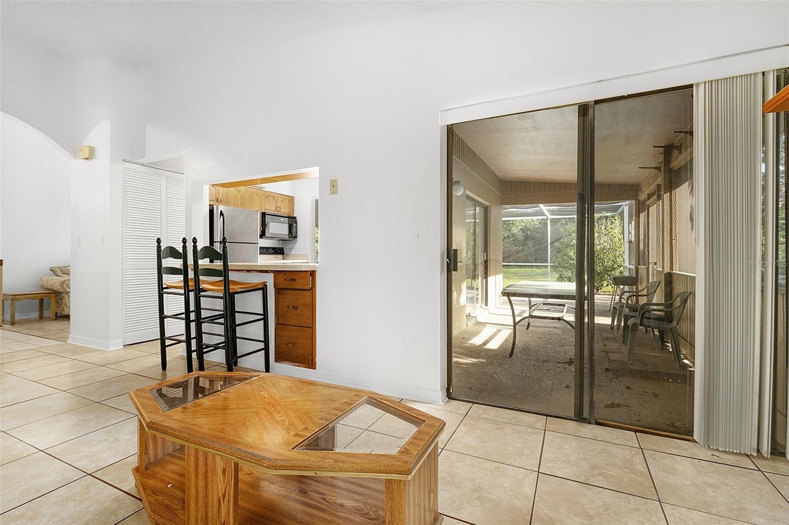 Image 8 of 36 For 712 Flag Way