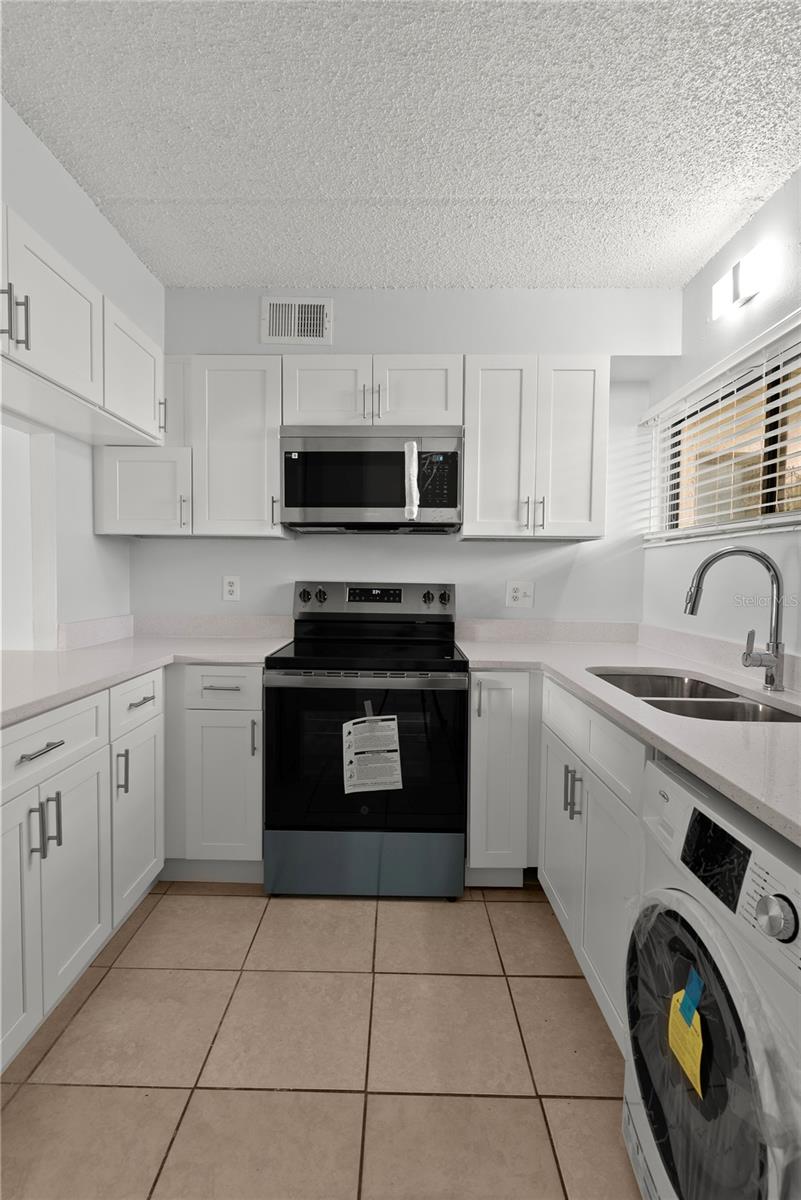 Image 3 of 15 For 1108 Bartow Road 100