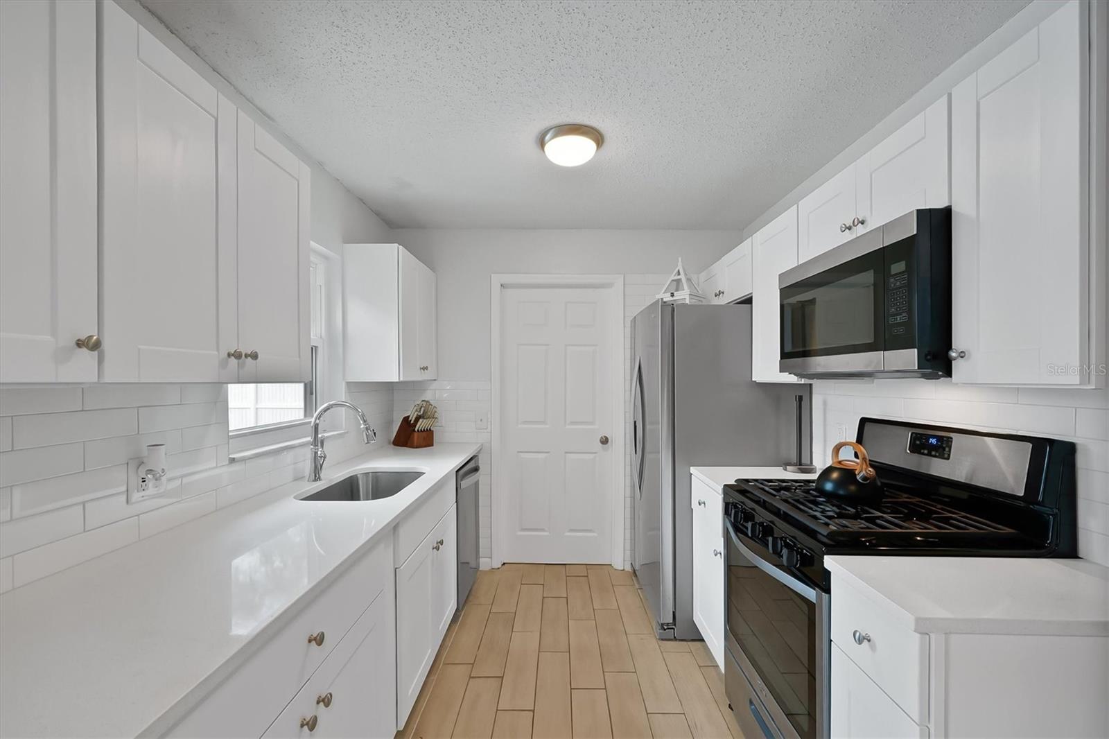 Image 10 of 44 For 908 Jeffrey Street