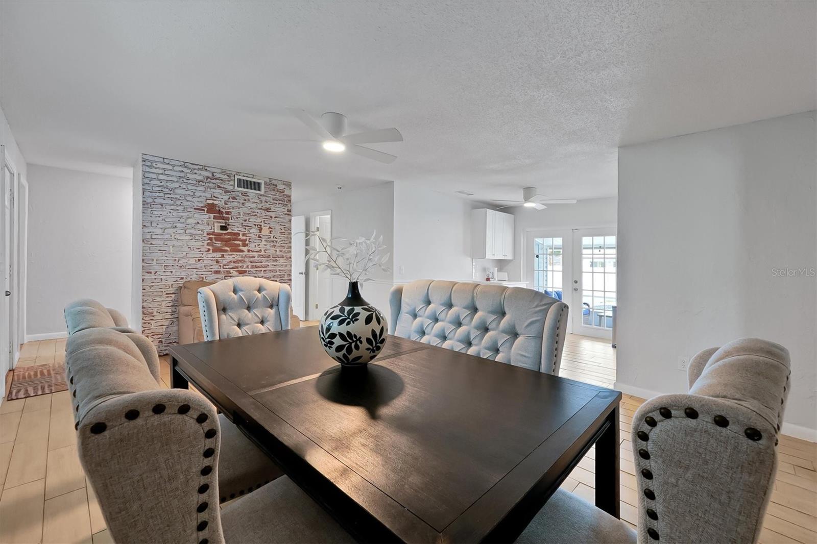 Image 13 of 44 For 908 Jeffrey Street