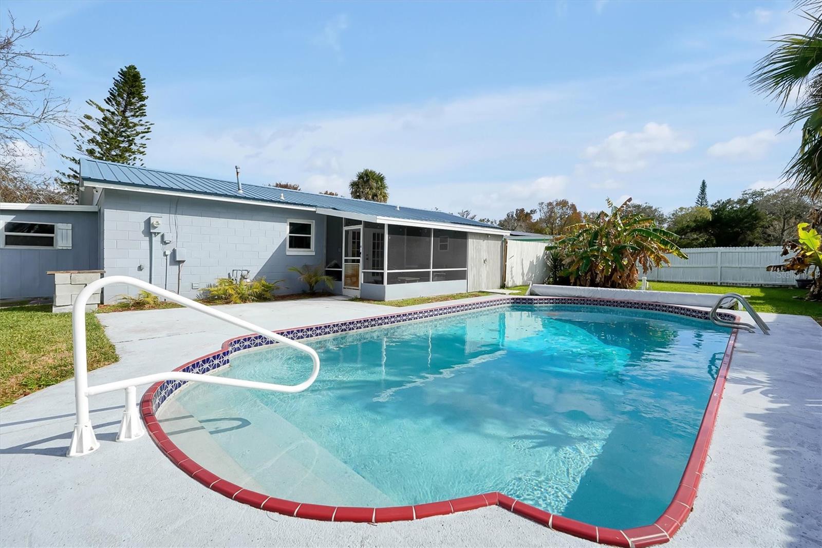 Image 16 of 44 For 908 Jeffrey Street