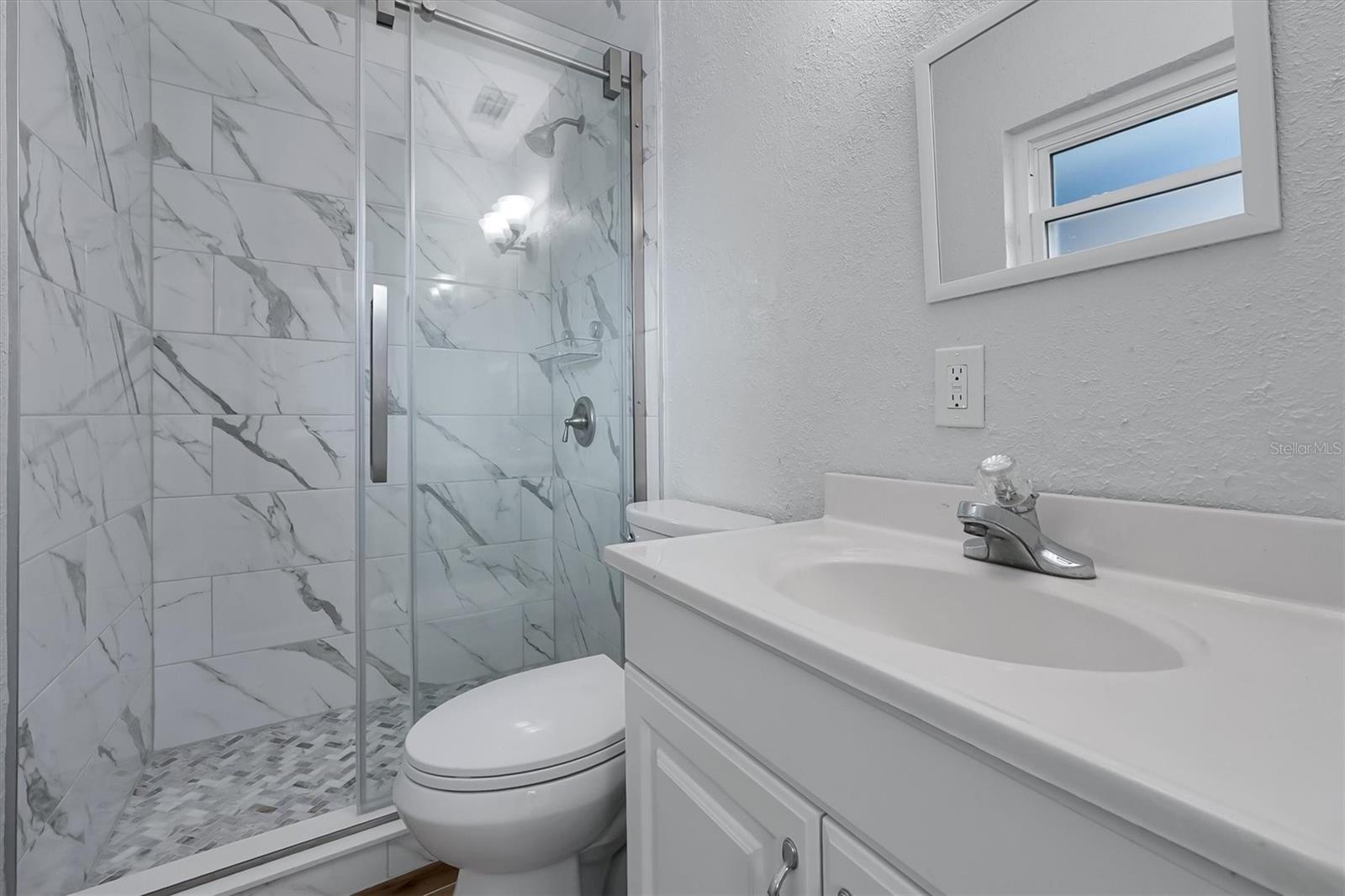 Image 22 of 44 For 908 Jeffrey Street