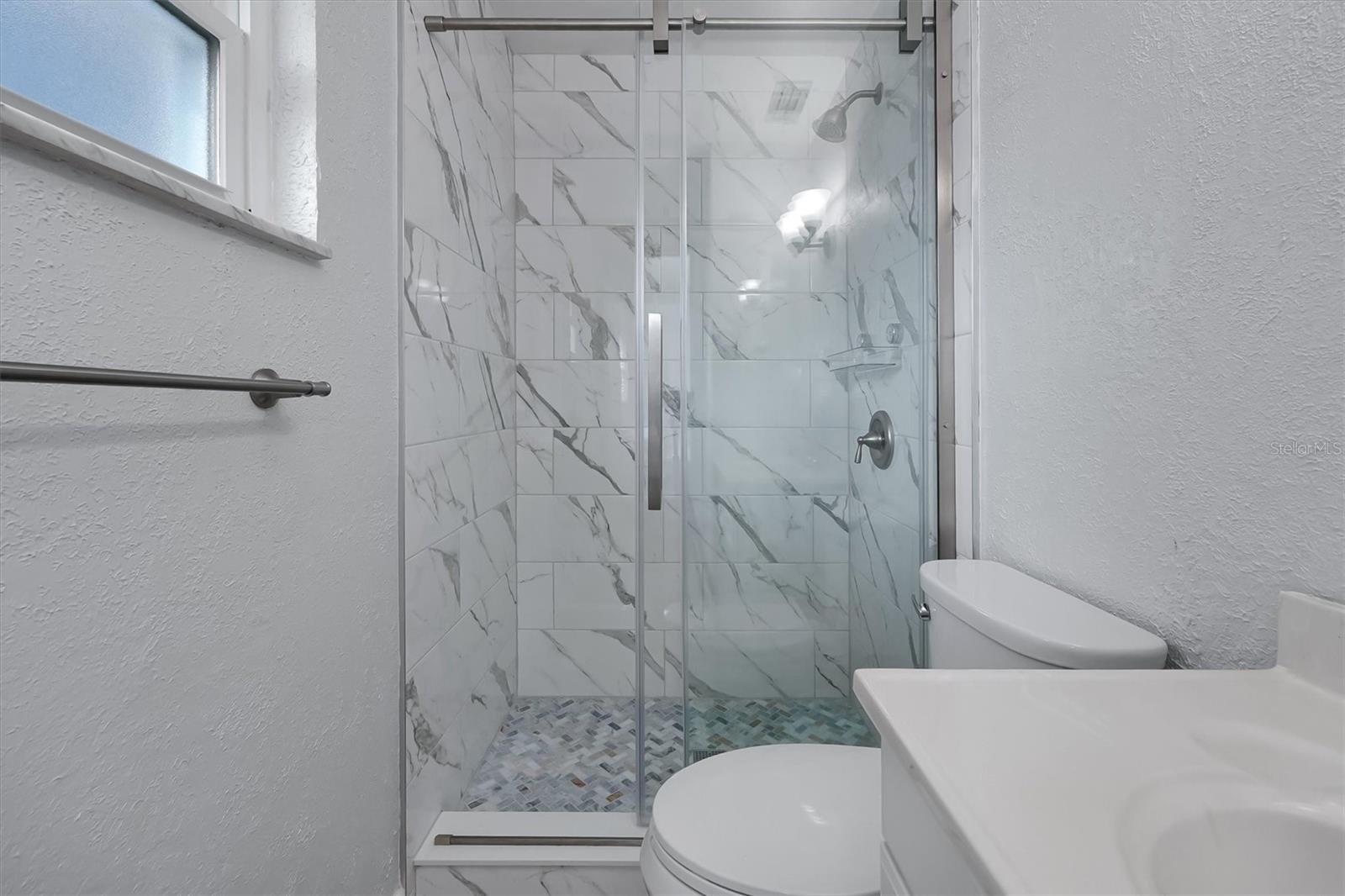 Image 23 of 44 For 908 Jeffrey Street