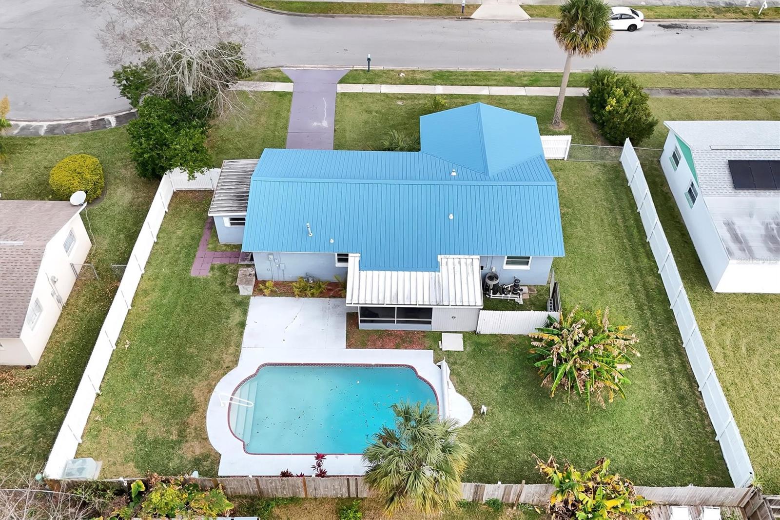 Image 38 of 44 For 908 Jeffrey Street