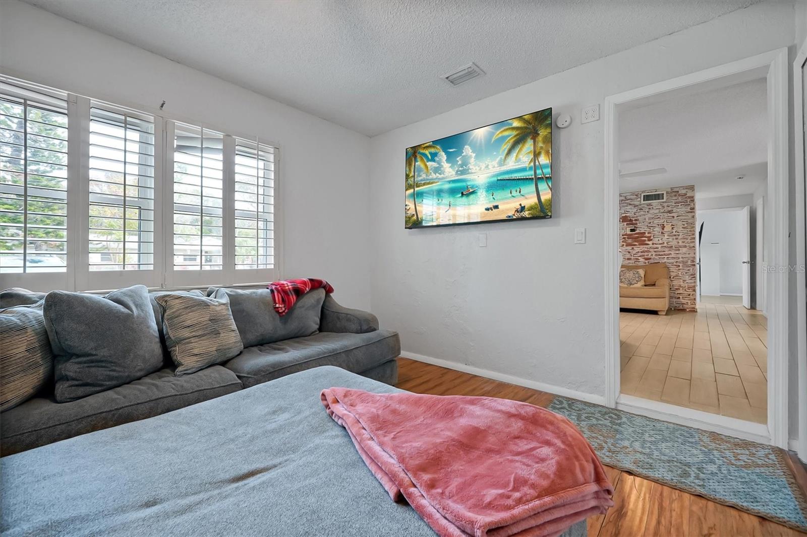 Image 8 of 44 For 908 Jeffrey Street